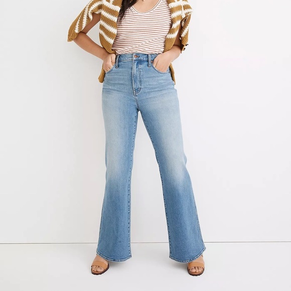 Madewell 11-Inch High-Rise Waist Flare Jeans in Caine Wash 💚